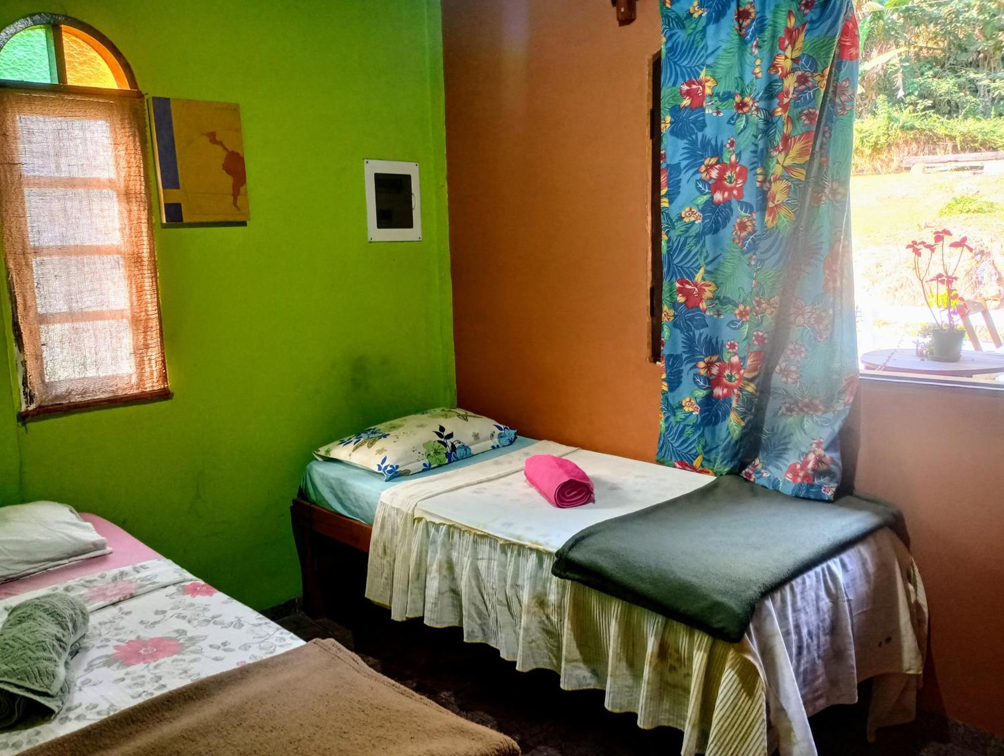 O Brejo Encantado Hospedagem E Hostel إمبو المظهر الخارجي الصورة